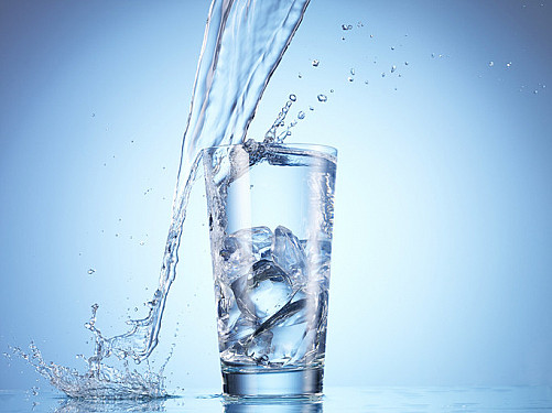 Does drinking water before meals really help you lose weight? featured image