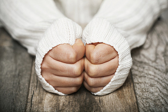 Icy fingers and toes: Poor circulation or Raynaud's phenomenon? featured image