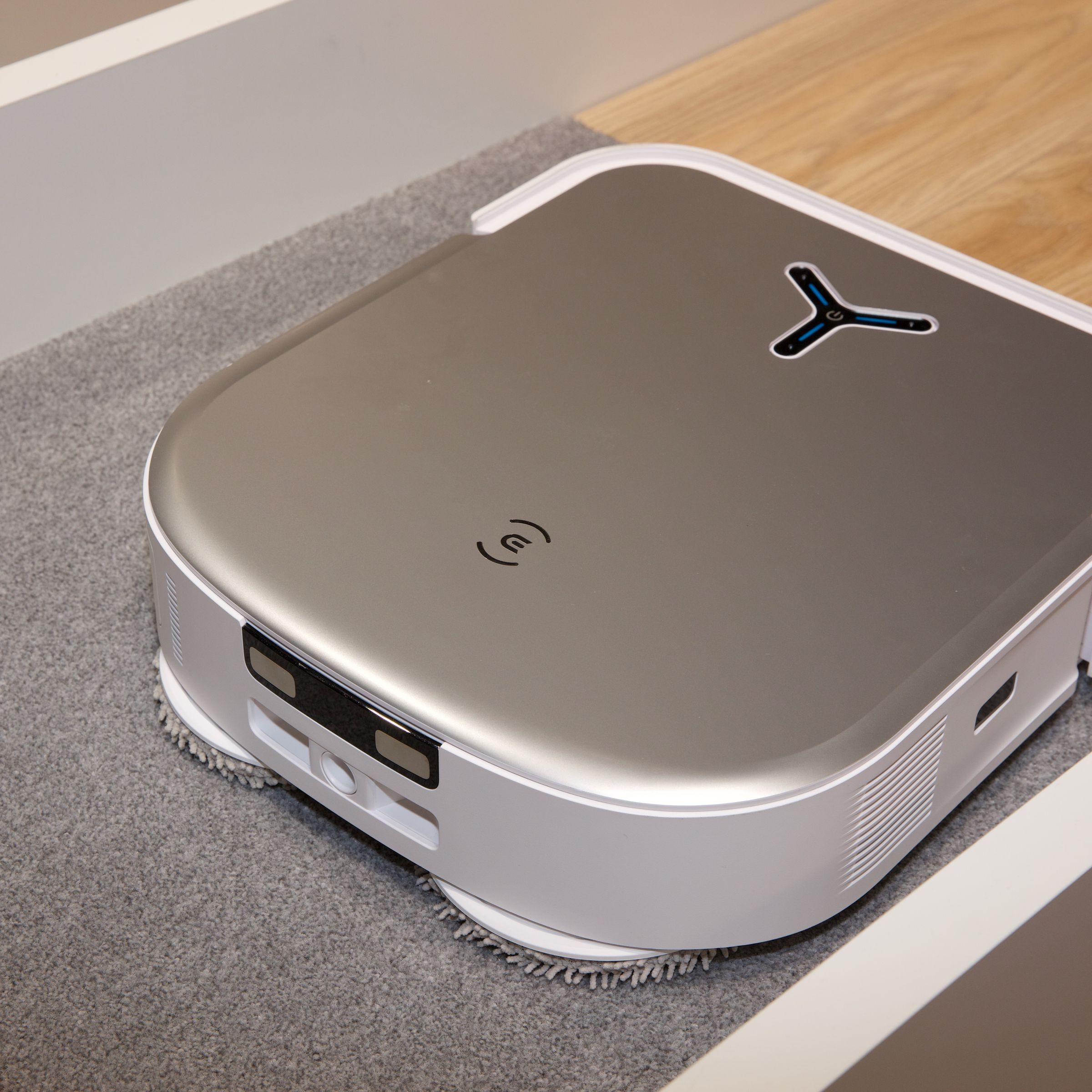 A picture of the Deebot X2 Omni.