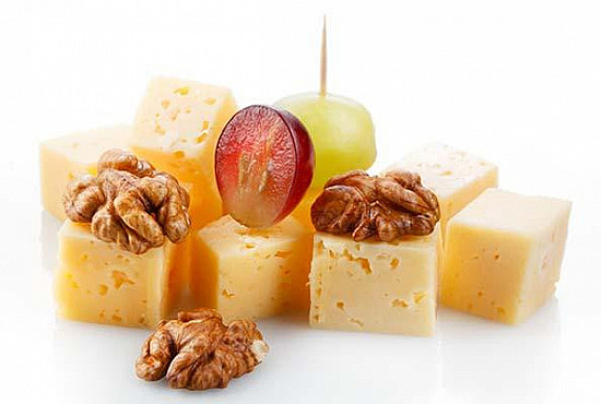 Low-carb snacks: Easy and healthy options for any time of day featured image