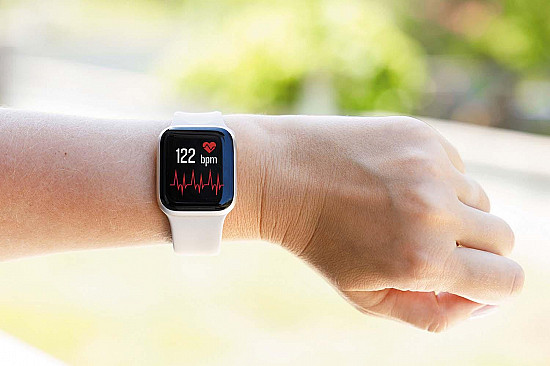 Smart watch alerts about heart health featured image