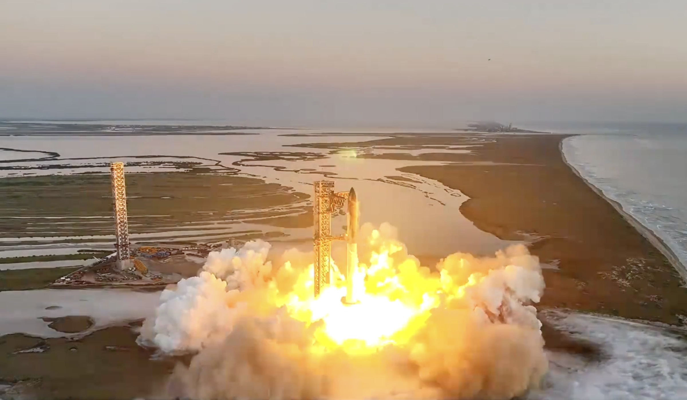 SpaceX’s Starship test ends with a remarkable ‘chopstick’ booster catch